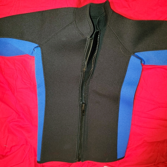 Wetsuit - Picture 6 of 9